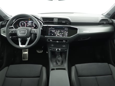 Audi Q3 Sportback 35 TDI admired