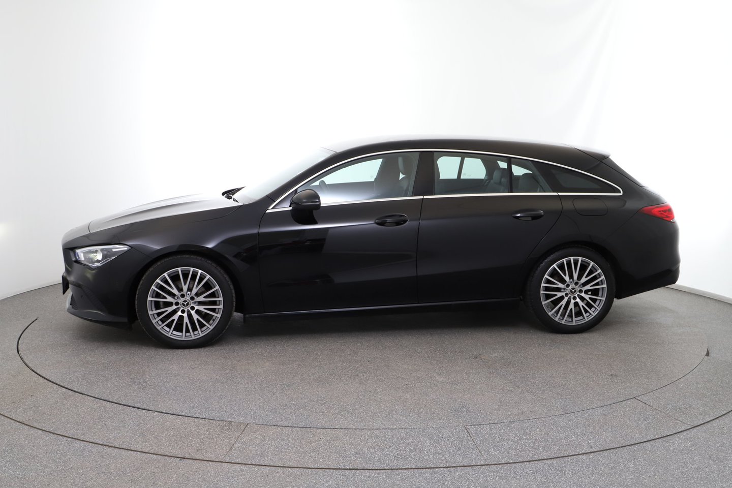 Mercedes CLA 200 Shooting Brake Aut. | Bild 2 von 32