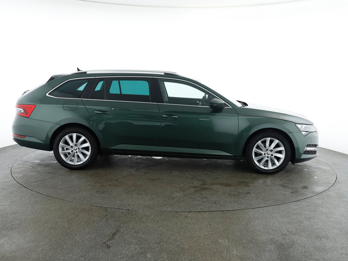 Škoda SUPERB Combi Style TDI SCR DSG | Bild 6 von 32