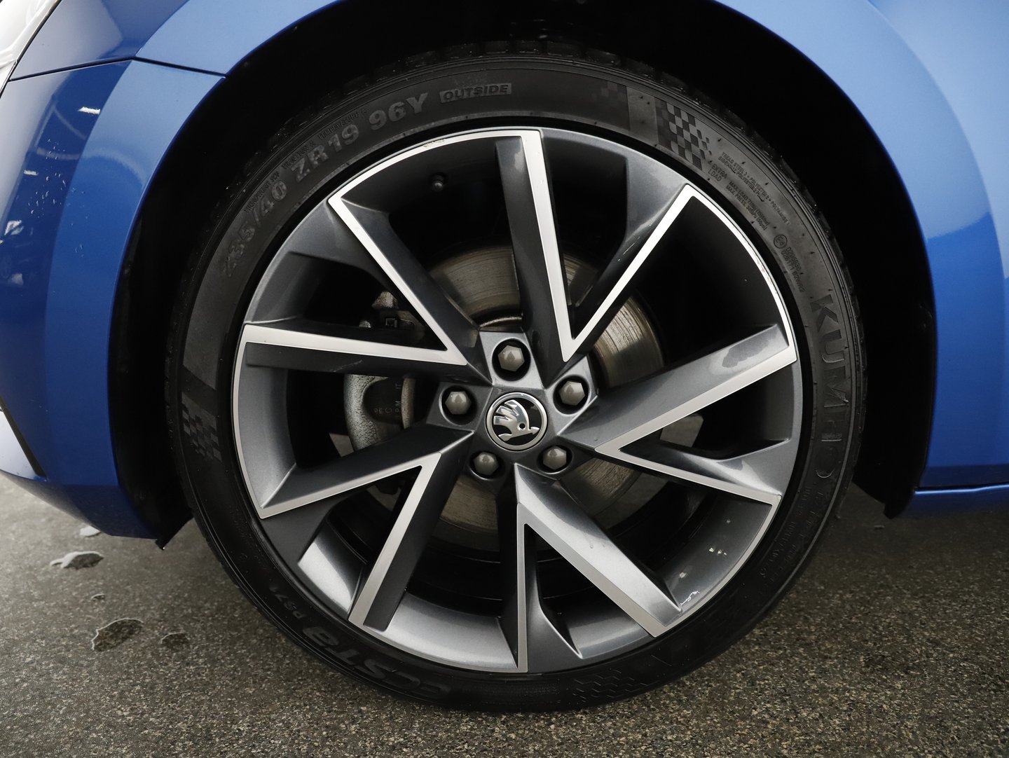 Škoda SUPERB Combi iV SPORTLINE DSG | Bild 9 von 31
