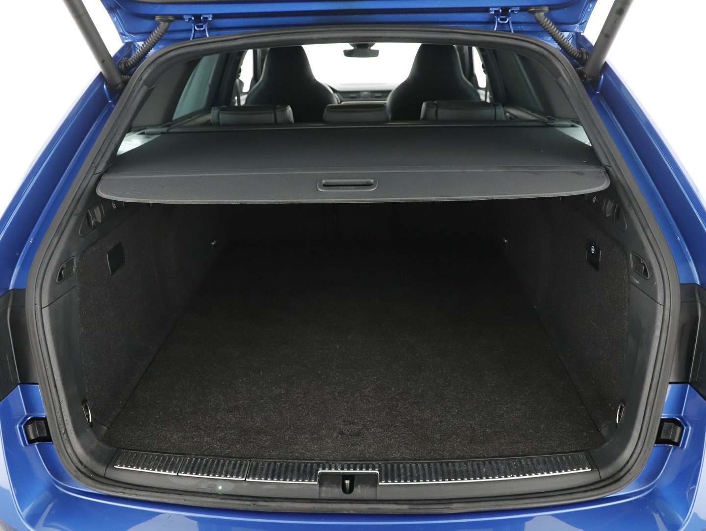 Škoda SUPERB Combi iV SPORTLINE DSG | Bild 26 von 31
