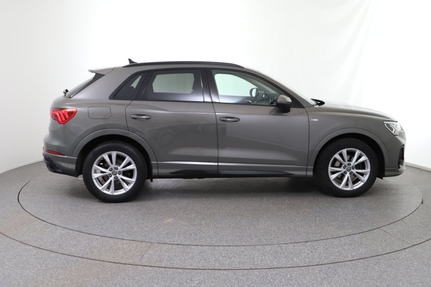 Audi Q3 35 TFSI S line exterieur | Bild 6 von 30