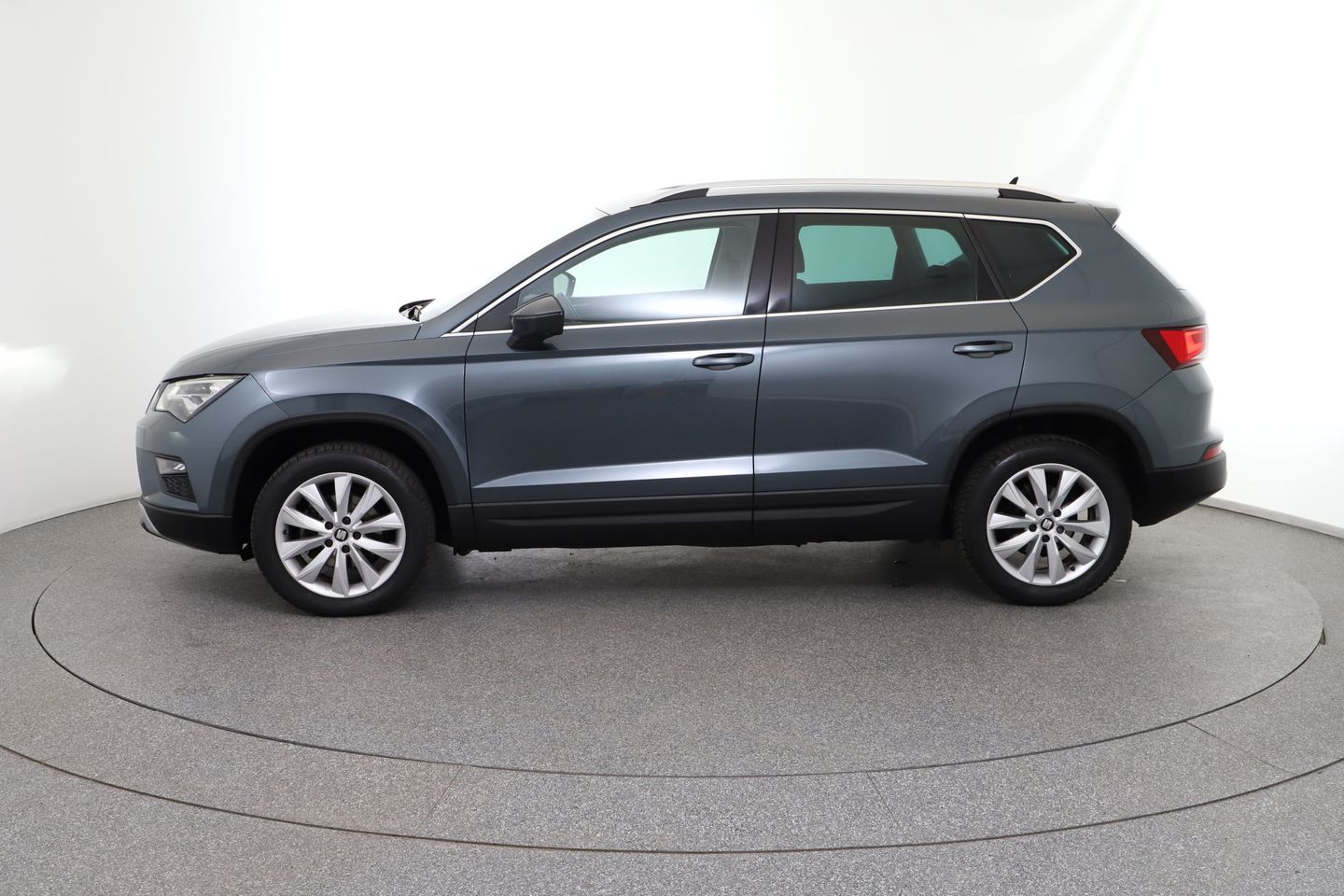 SEAT Ateca 1,6 Style TDI DSG | Bild 2 von 27