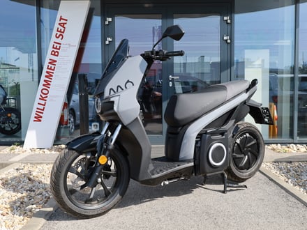 SEAT e-Roller 50 Barcelona Grey