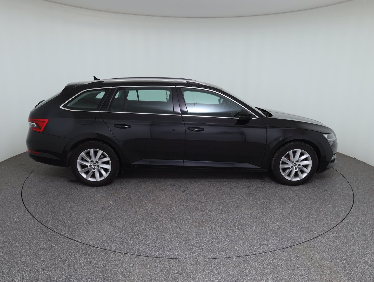 Škoda SUPERB Combi iV Style DSG | Bild 4 von 24