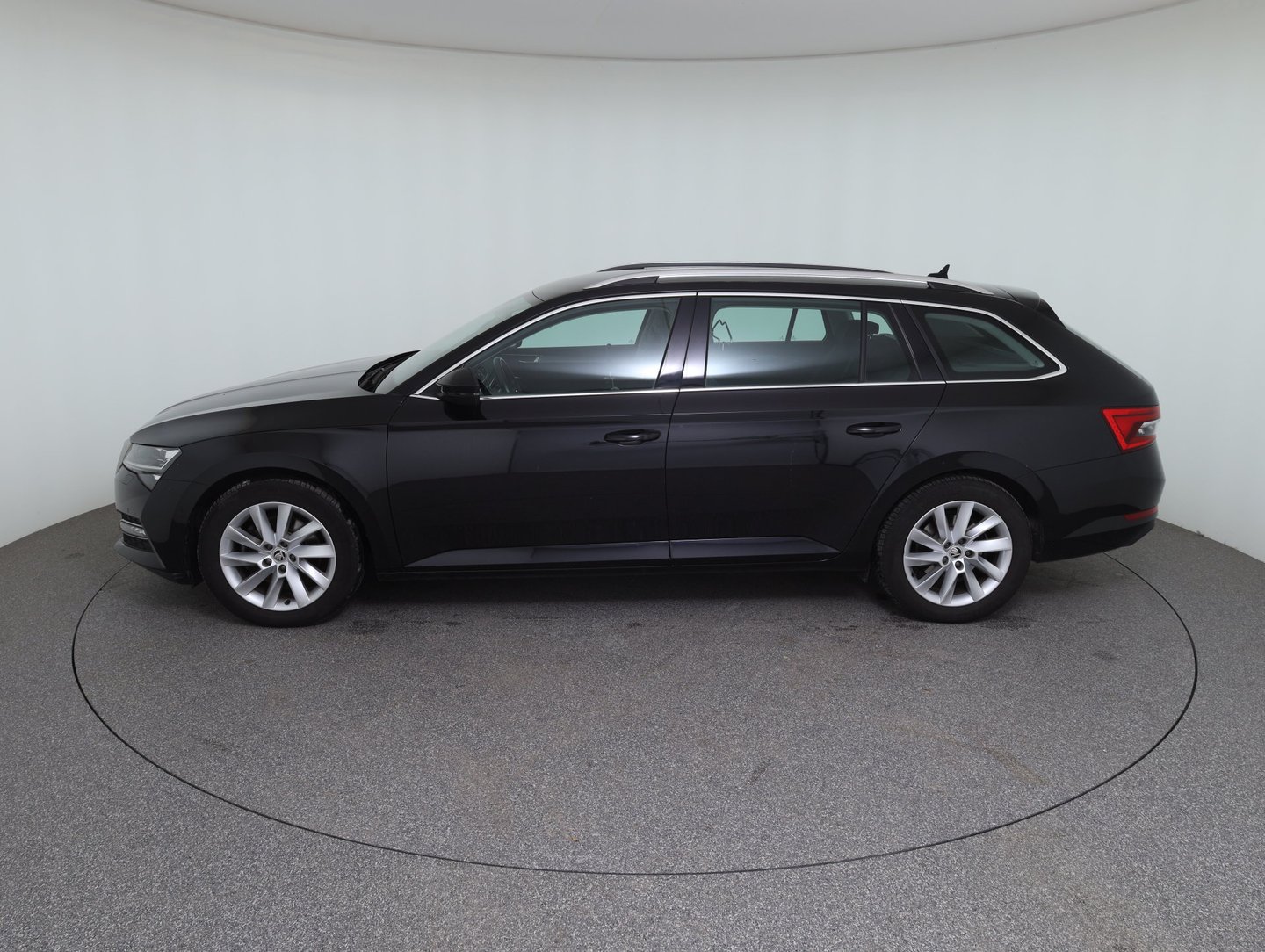 Škoda SUPERB Combi iV Style DSG | Bild 8 von 24