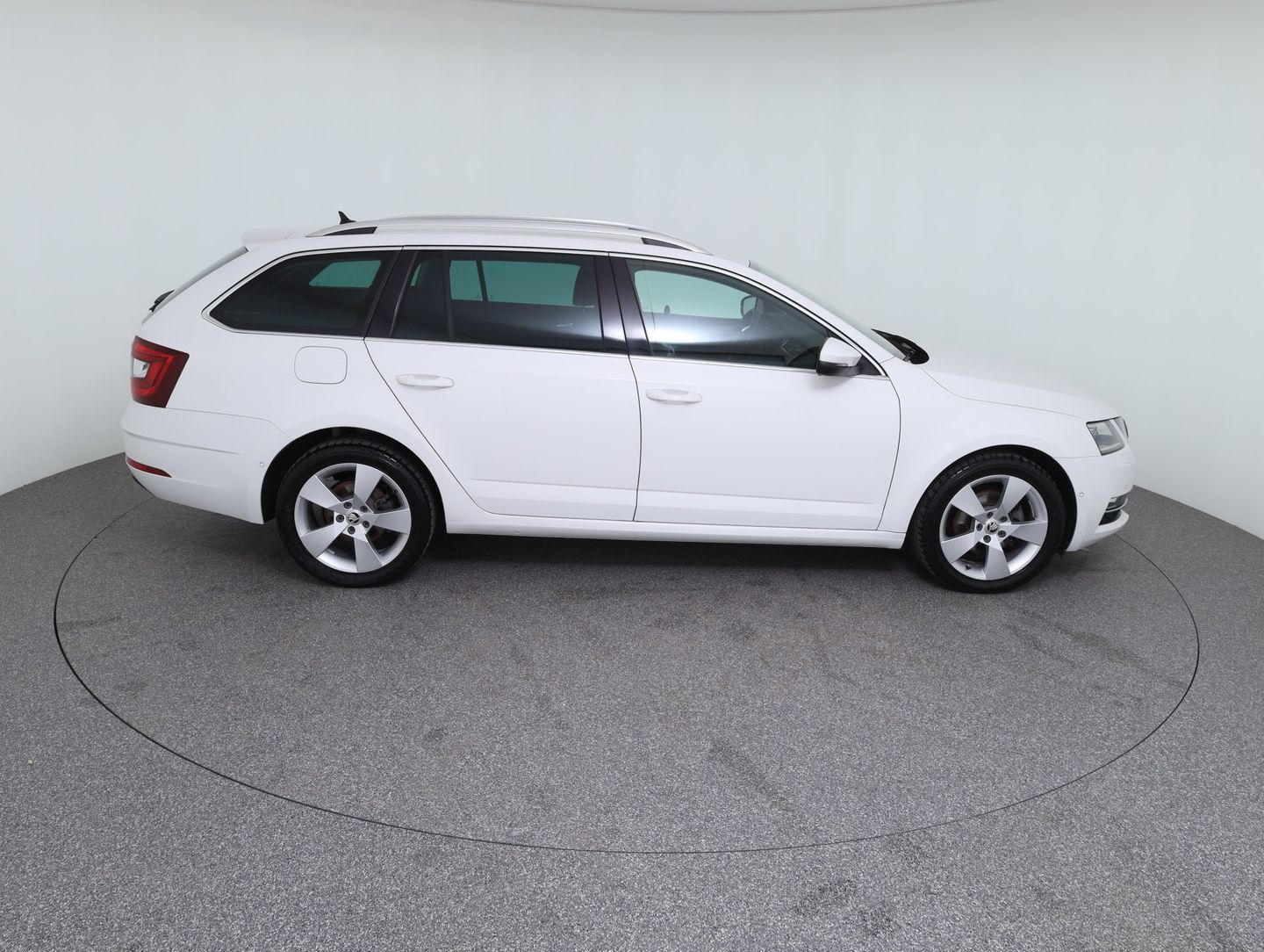 Škoda OCTAVIA Combi 4x4 Style Limited TDI DSG | Bild 4 von 14