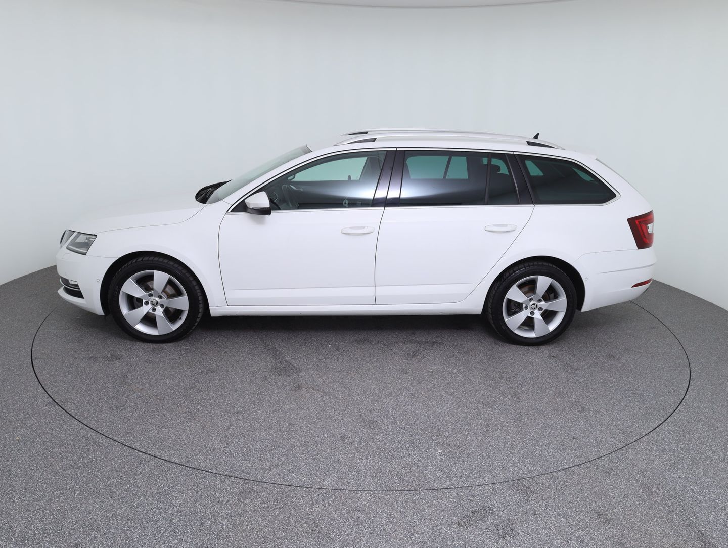 Škoda OCTAVIA Combi 4x4 Style Limited TDI DSG | Bild 8 von 14