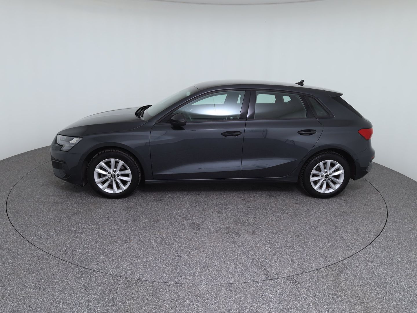 Audi A3 Sportback 30 TFSI | Bild 8 von 15