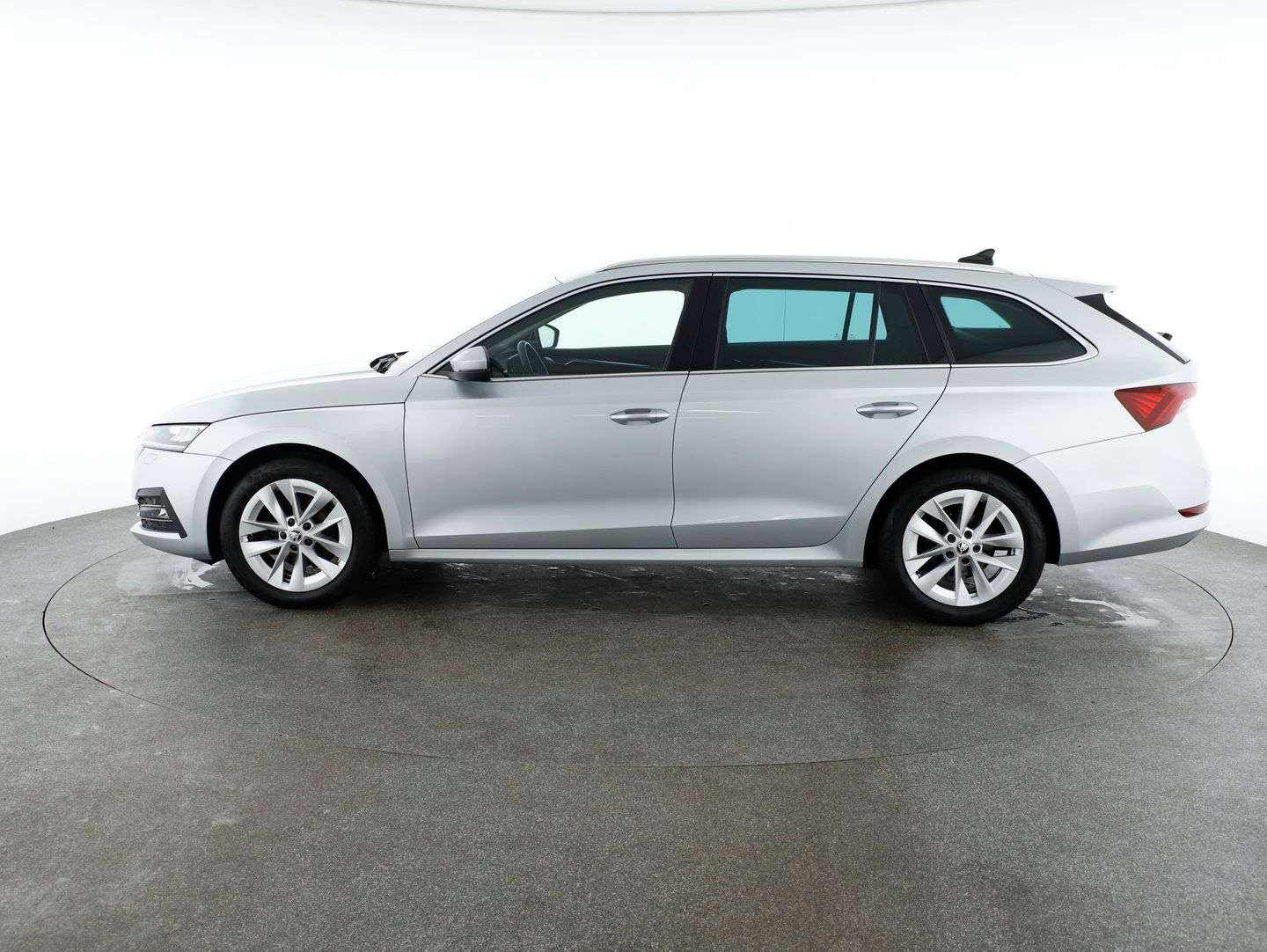 Škoda Octavia Combi 2,0 TDI Premium DSG | Bild 2 von 27