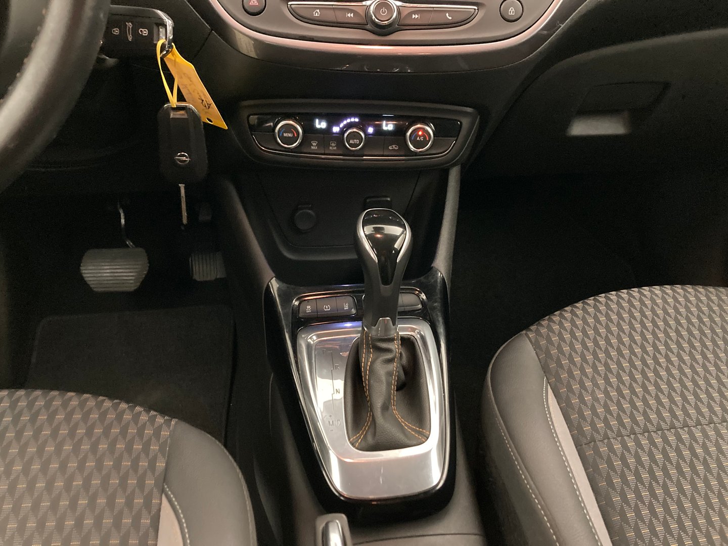 Opel Crossland X 1,5 CDTI BlueIn. Innovation Start/Stop System | Bild 15 von 25