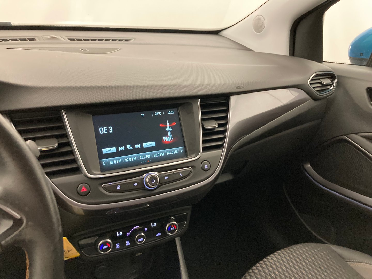 Opel Crossland X 1,5 CDTI BlueIn. Innovation Start/Stop System | Bild 14 von 25