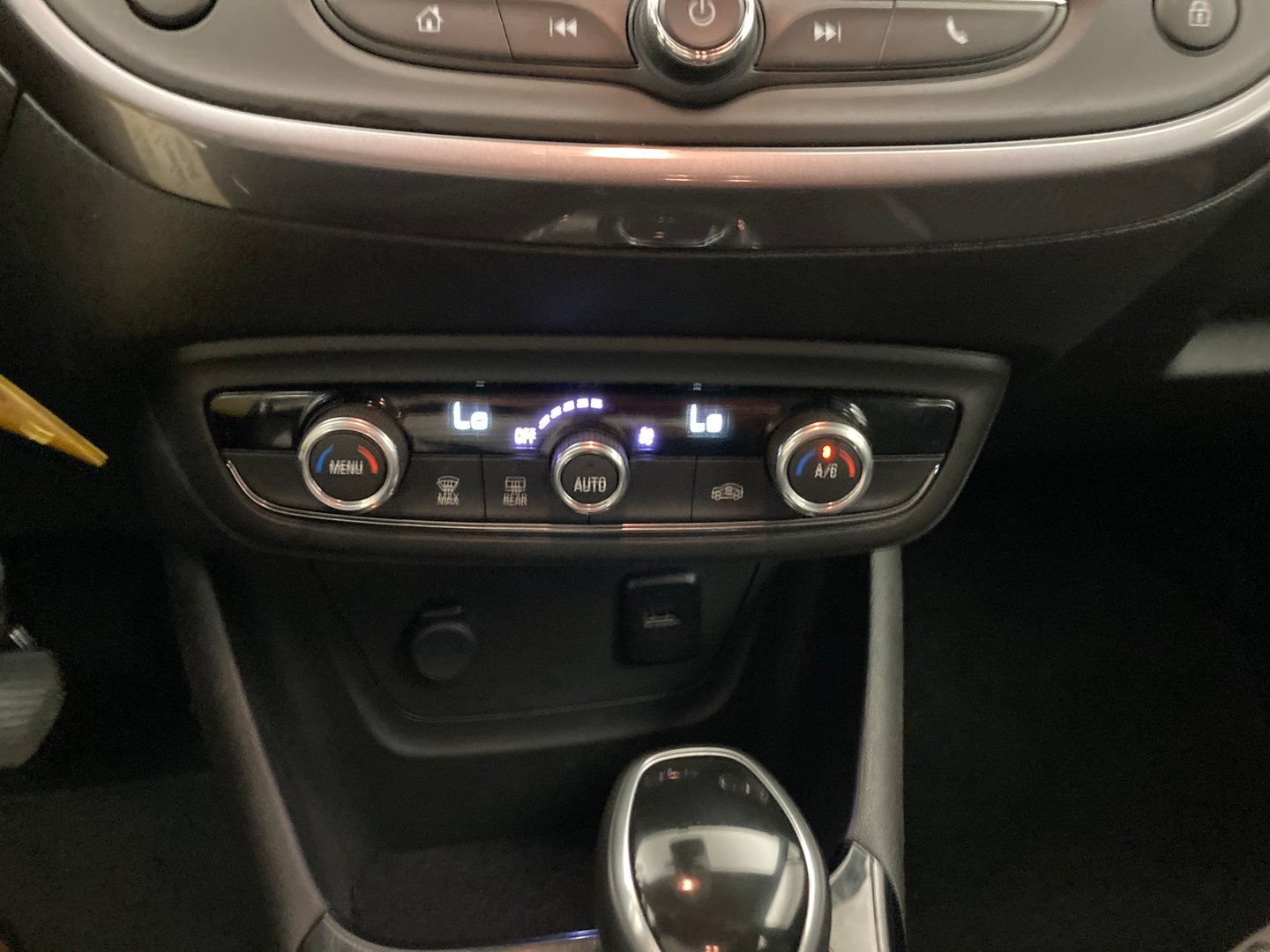 Opel Crossland X 1,5 CDTI BlueIn. Innovation Start/Stop System | Bild 17 von 25