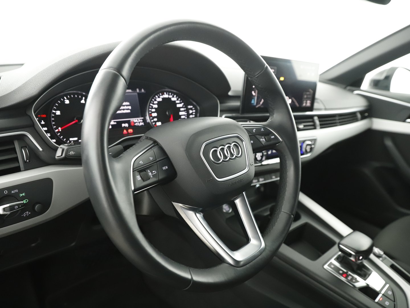 Audi A4 Avant 30 TDI advanced | Bild 6 von 22