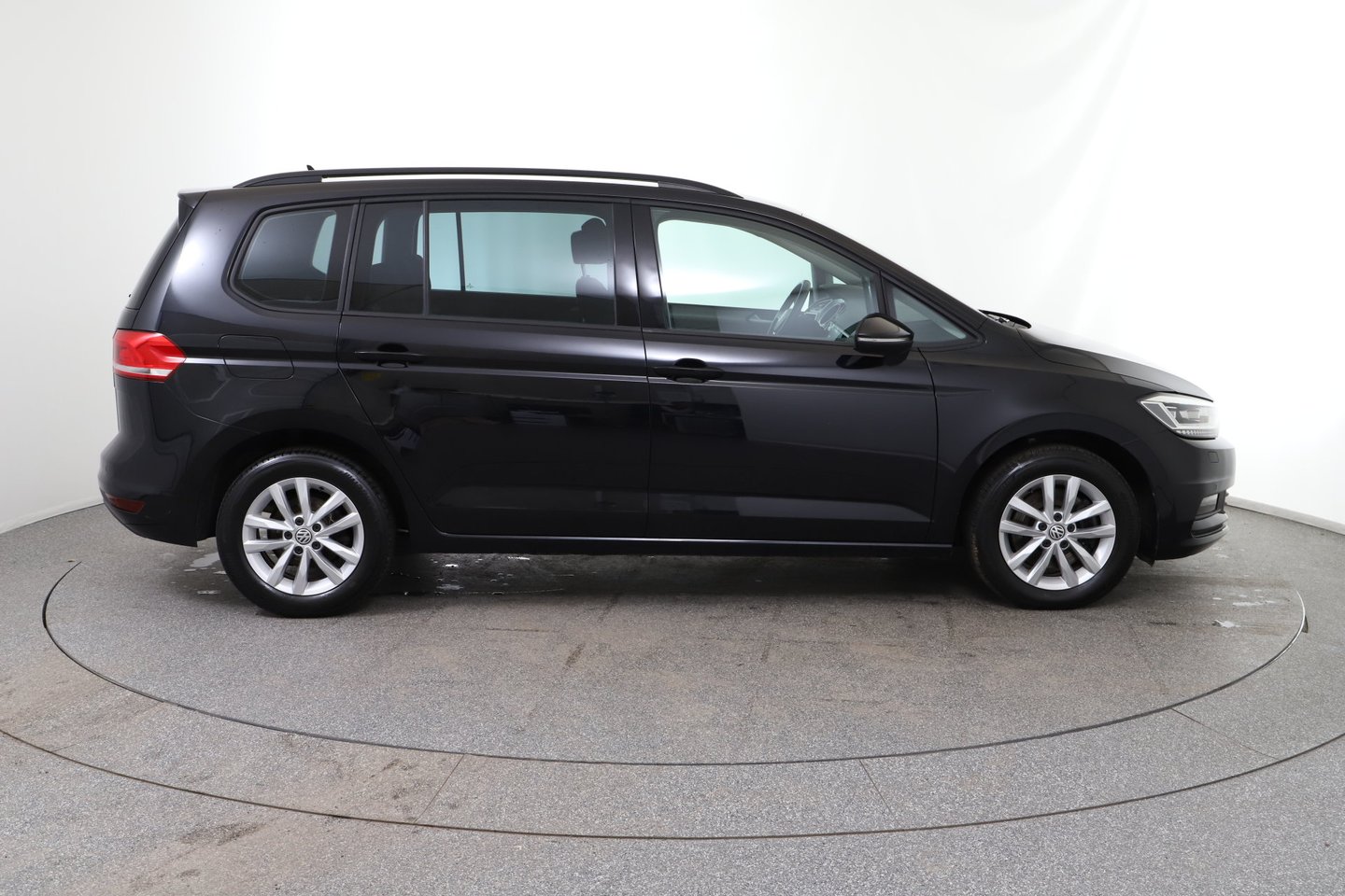 VW Touran Comfortline TDI SCR DSG 5-Sitzer | Bild 6 von 27