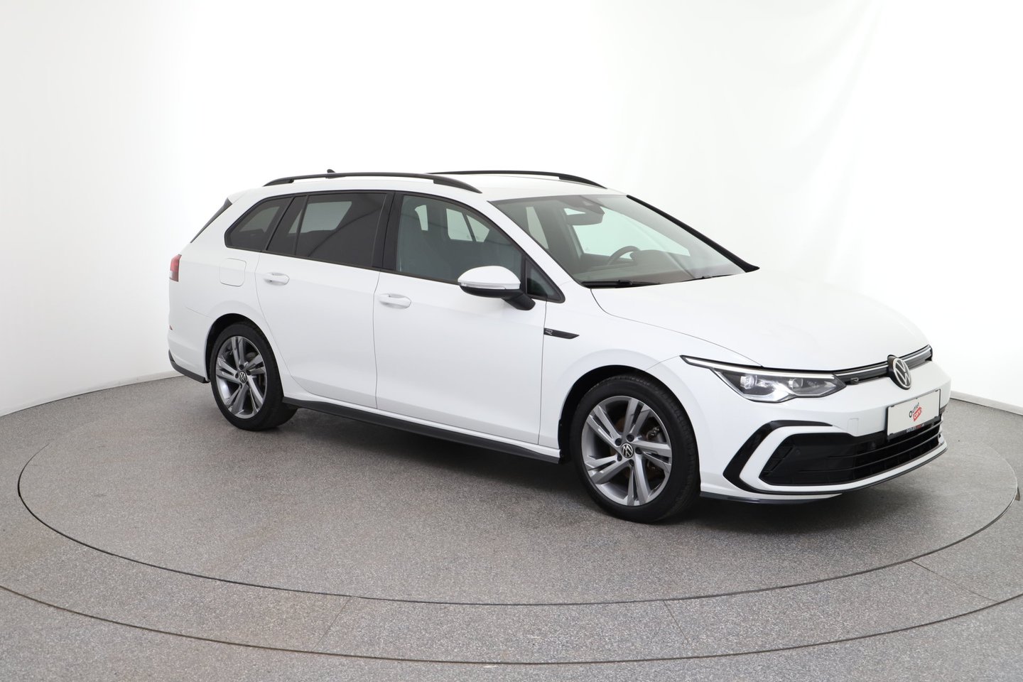 VW Golf Variant 1,5 eTSI 150 R-Line DSG | Bild 7 von 32