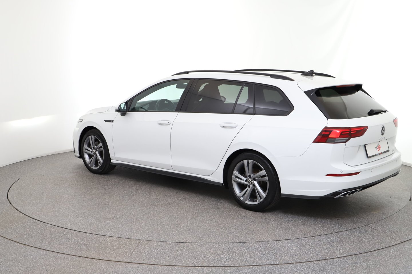 VW Golf Variant 1,5 eTSI 150 R-Line DSG | Bild 3 von 32