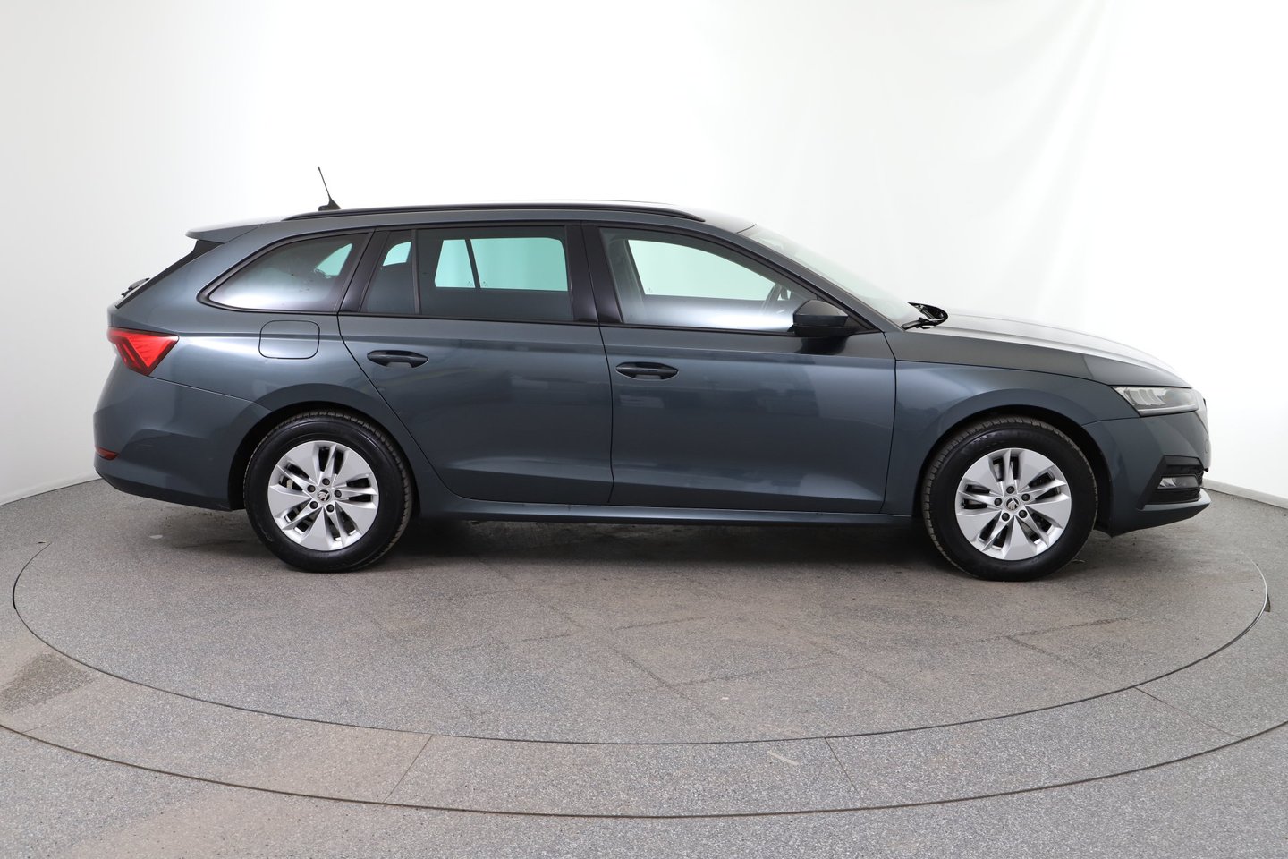 Škoda OCTAVIA Combi 4x4 Ambition TDI DSG | Bild 6 von 24