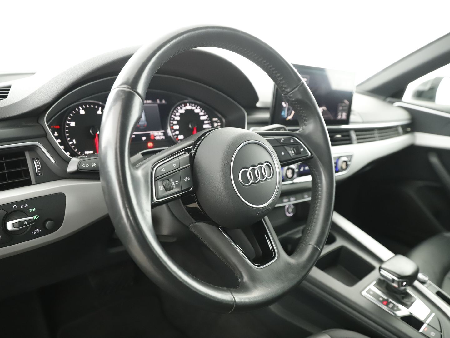 Audi A4 Avant 30 TDI advanced | Bild 10 von 23