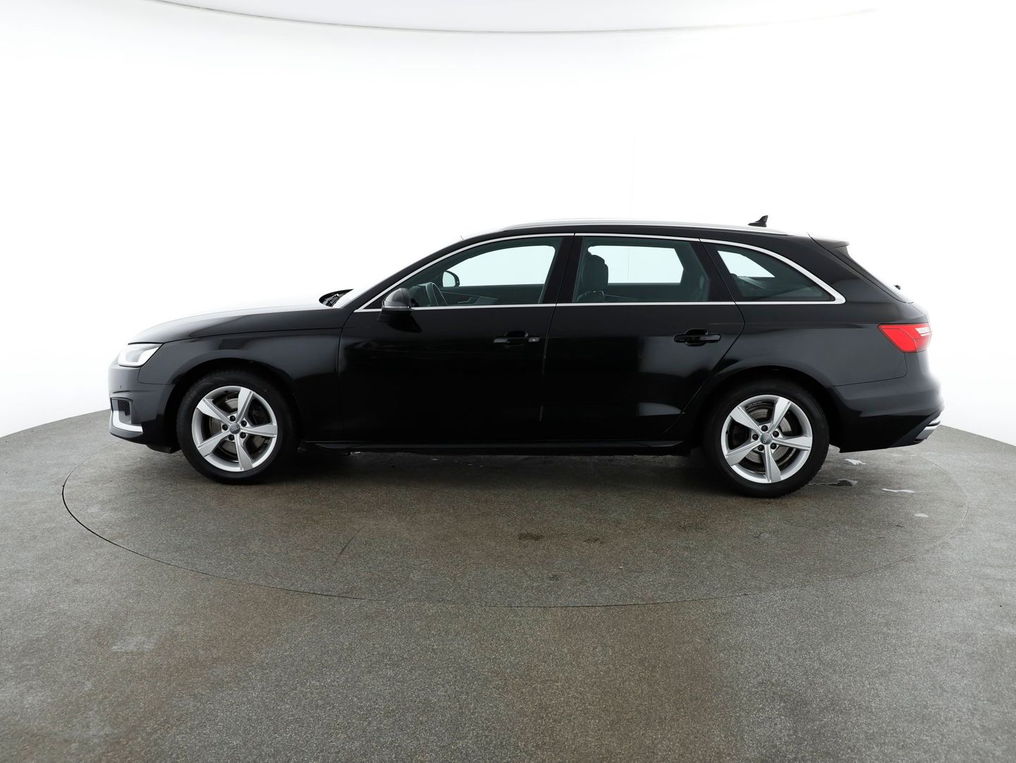 Audi A4 Avant 30 TDI advanced | Bild 8 von 23