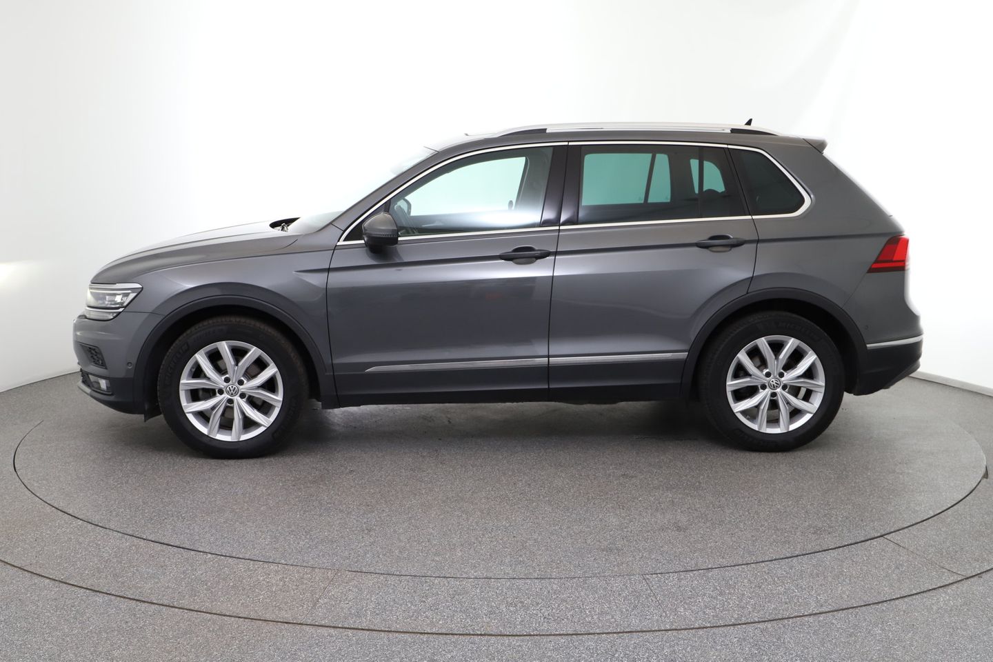 VW Tiguan 2,0 TDI SCR Highline DSG | Bild 2 von 25