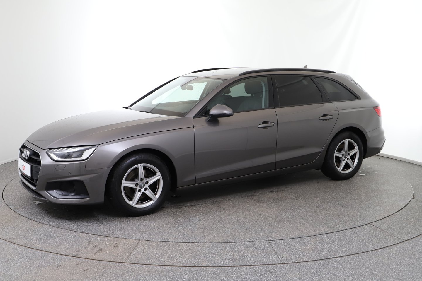 Bild eines Audi A4 Avant 30 TDI S line