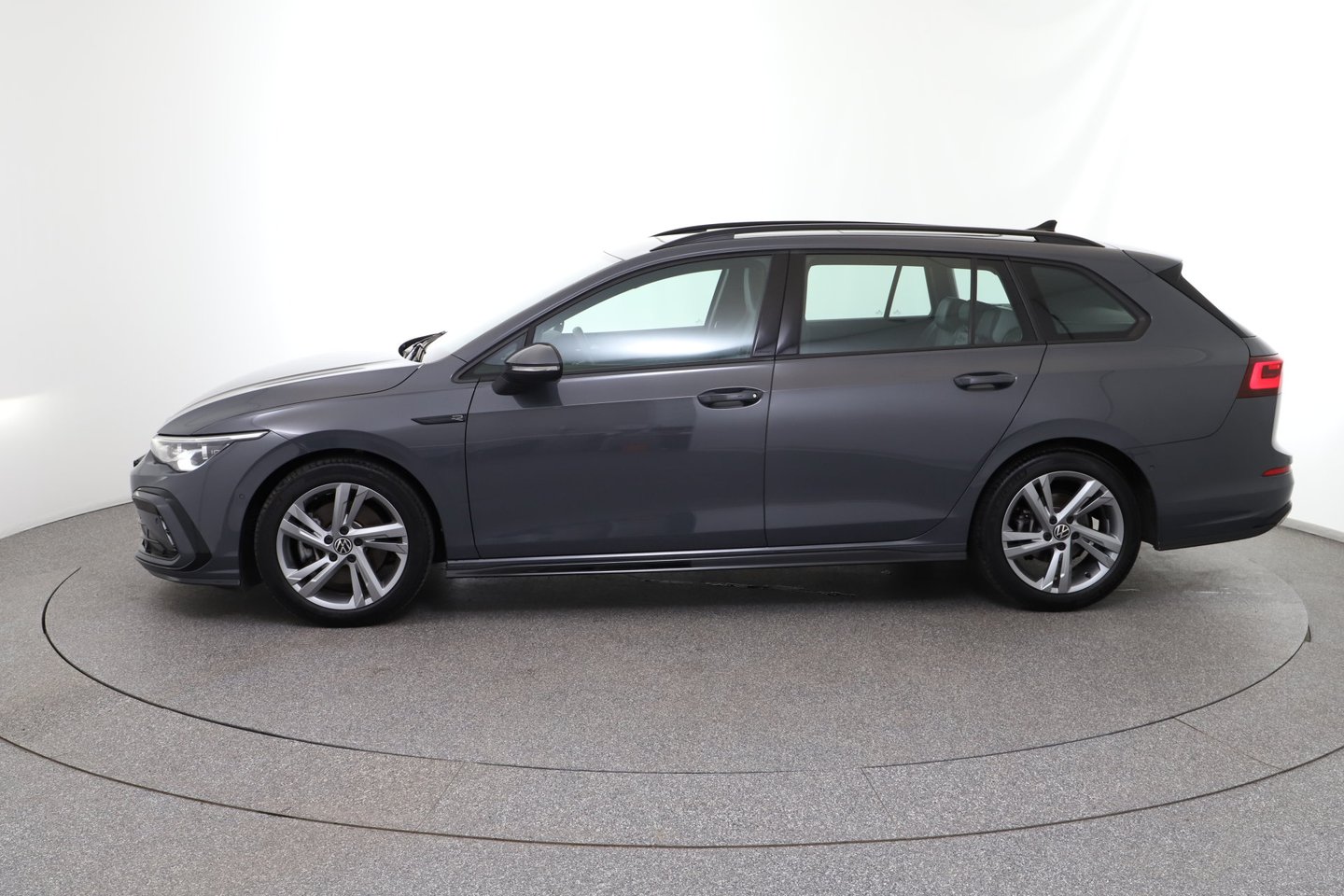 VW Golf Variant 2,0 TDI R-Line DSG | Bild 2 von 29