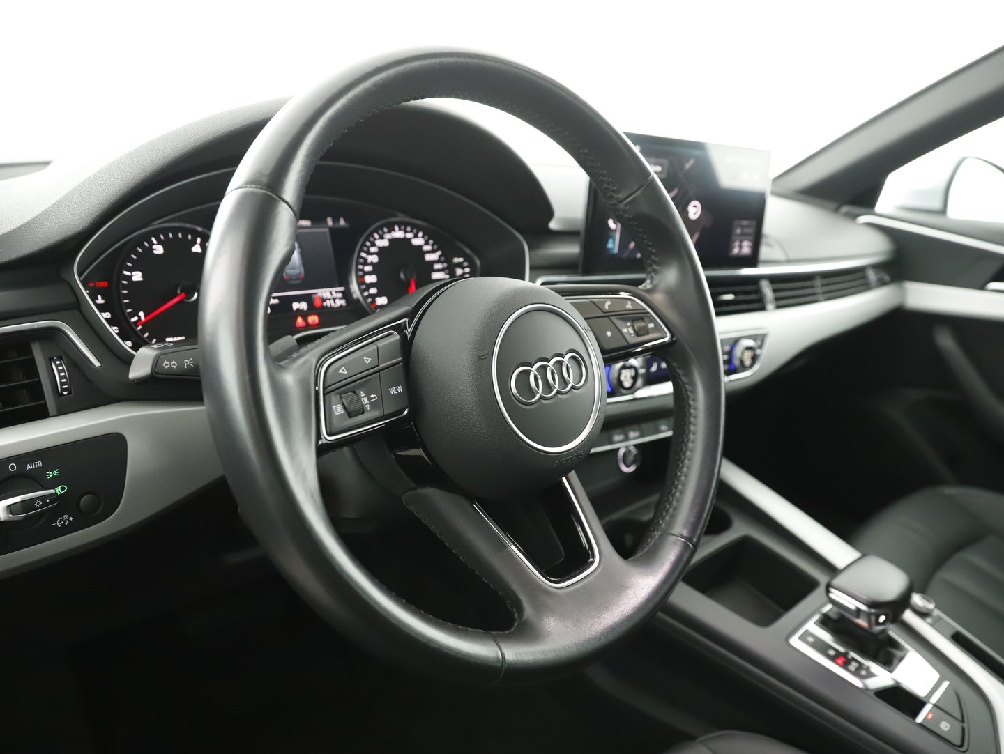 Audi A4 Avant 30 TDI advanced | Bild 6 von 22