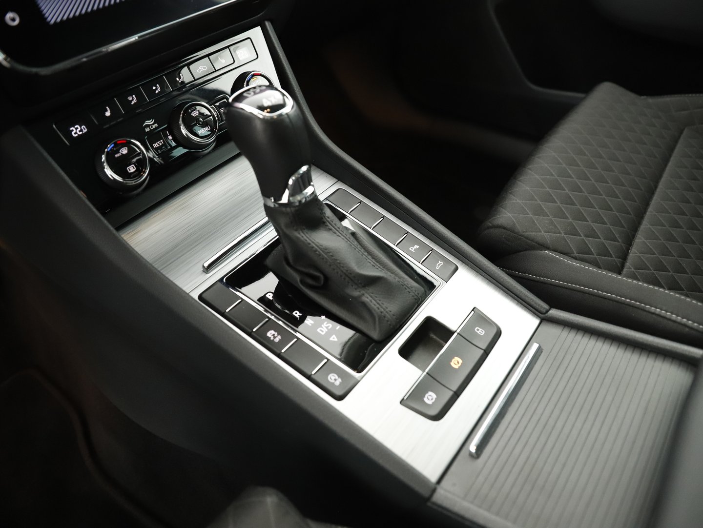 Škoda Superb Kombi 2,0 TDI 4x4 Ambition DSG | Bild 23 von 29
