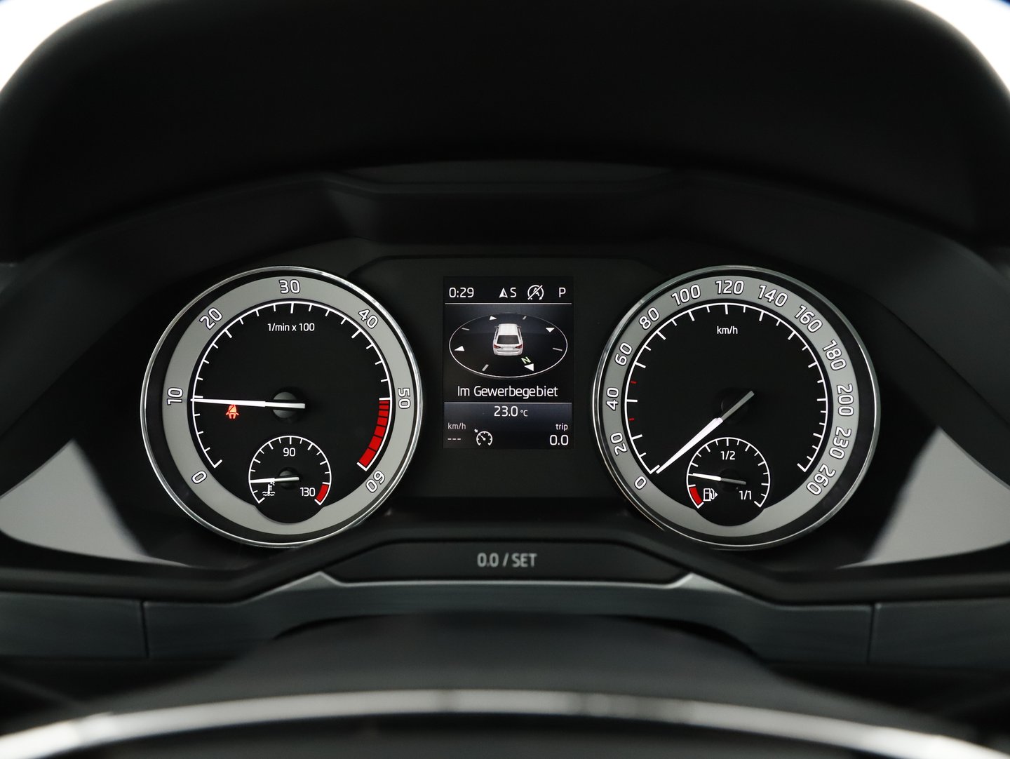 Škoda Superb Kombi 2,0 TDI 4x4 Ambition DSG | Bild 16 von 29