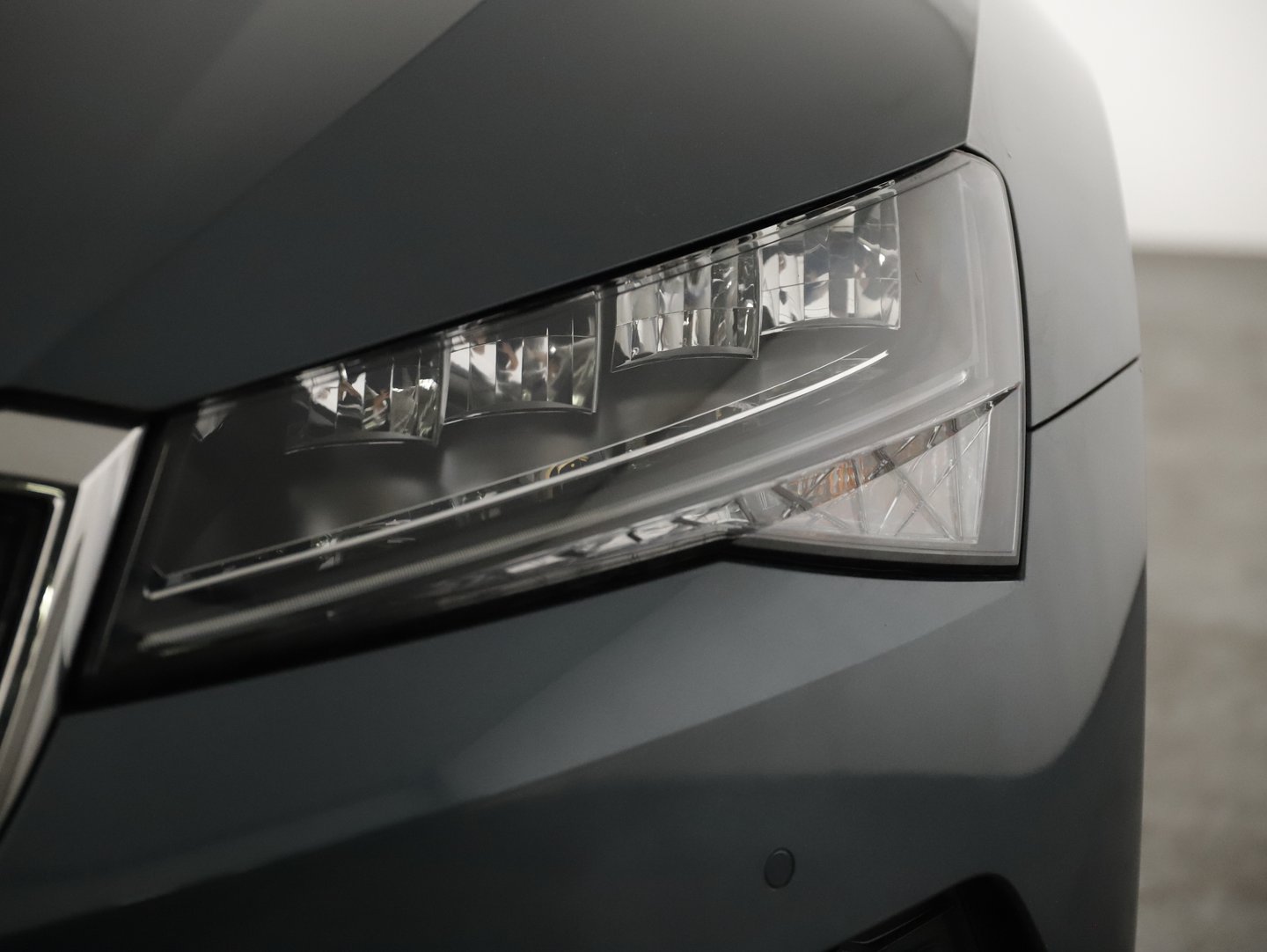 Škoda Superb Kombi 2,0 TDI 4x4 Ambition DSG | Bild 27 von 29