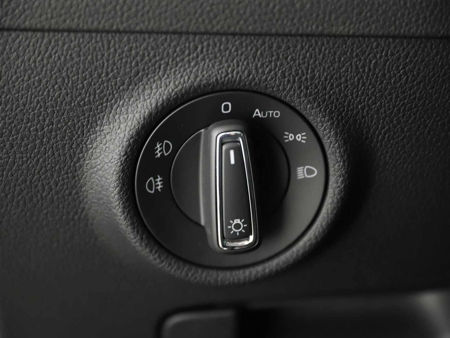 Škoda Superb Kombi 2,0 TDI 4x4 Ambition DSG | Bild 12 von 29