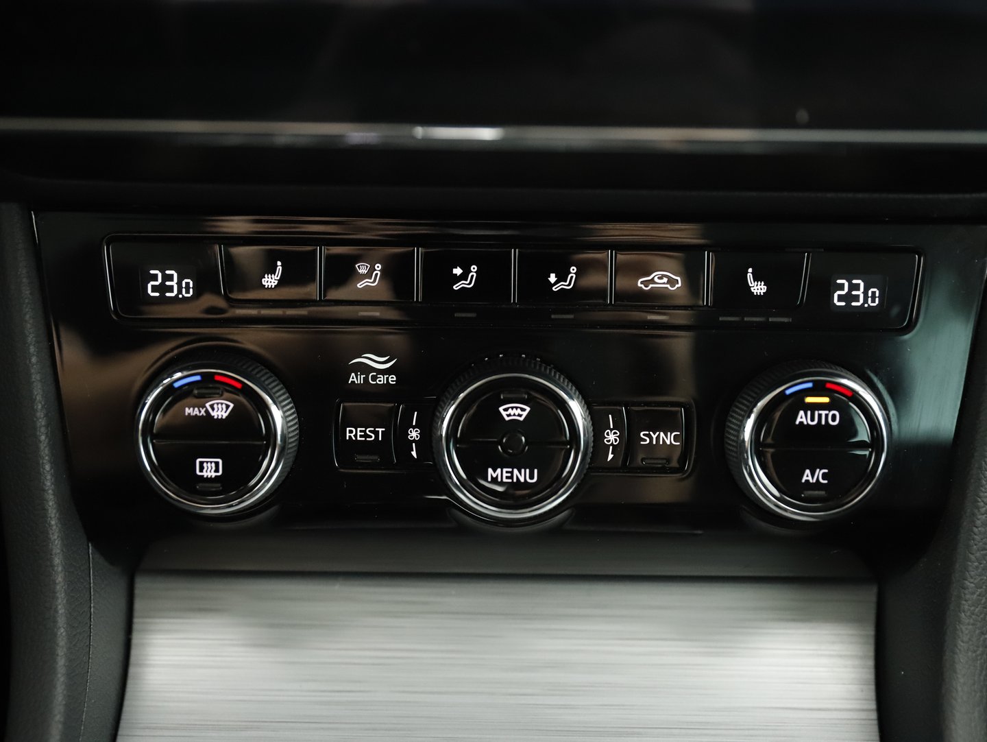 Škoda Superb Kombi 2,0 TDI 4x4 Ambition DSG | Bild 22 von 29