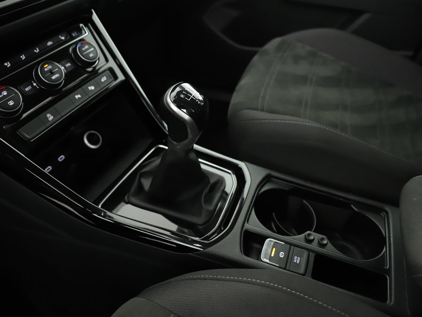 VW Touran Highline TDI SCR | Bild 15 von 27