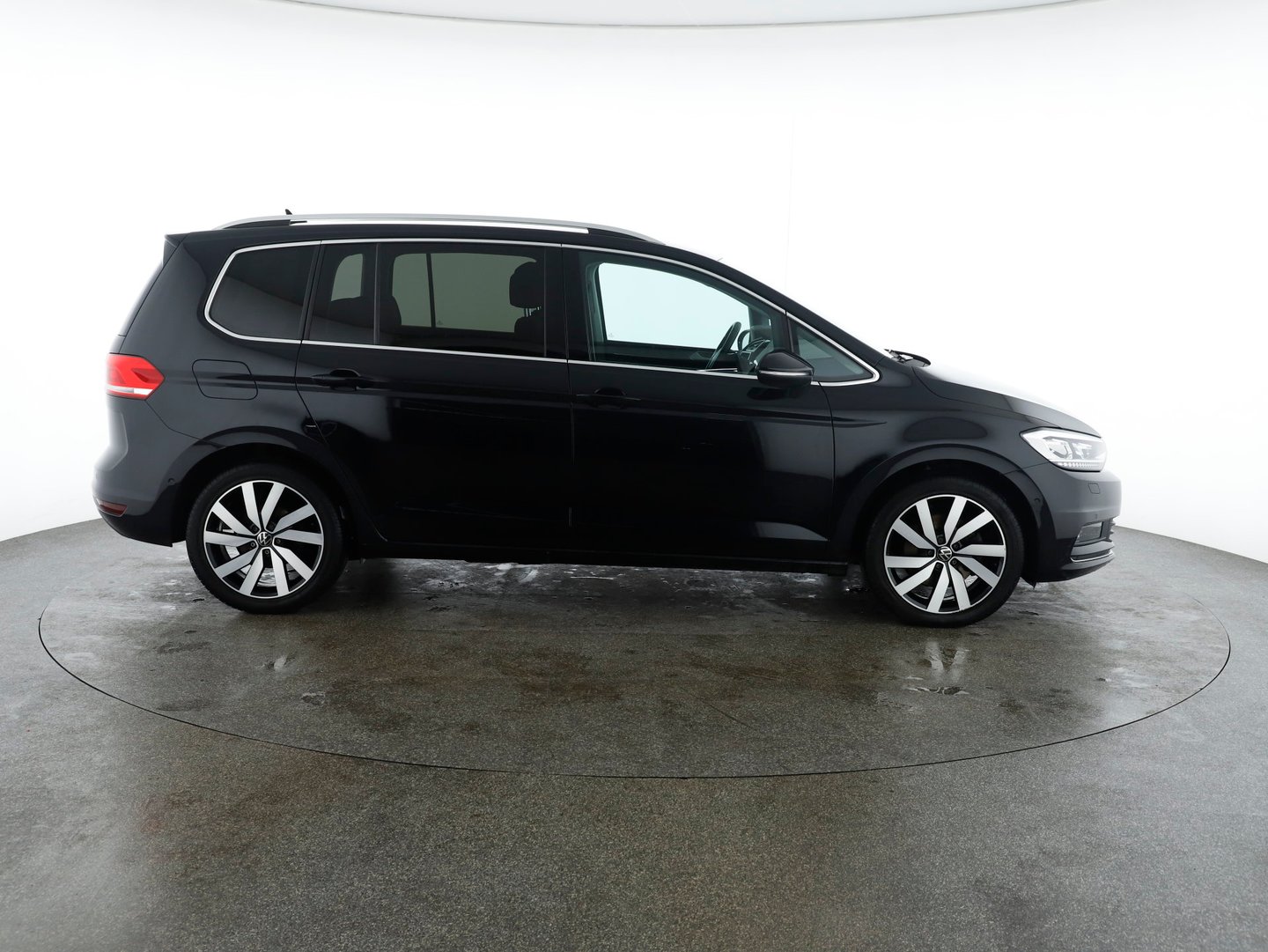 VW Touran Highline TDI SCR | Bild 6 von 27