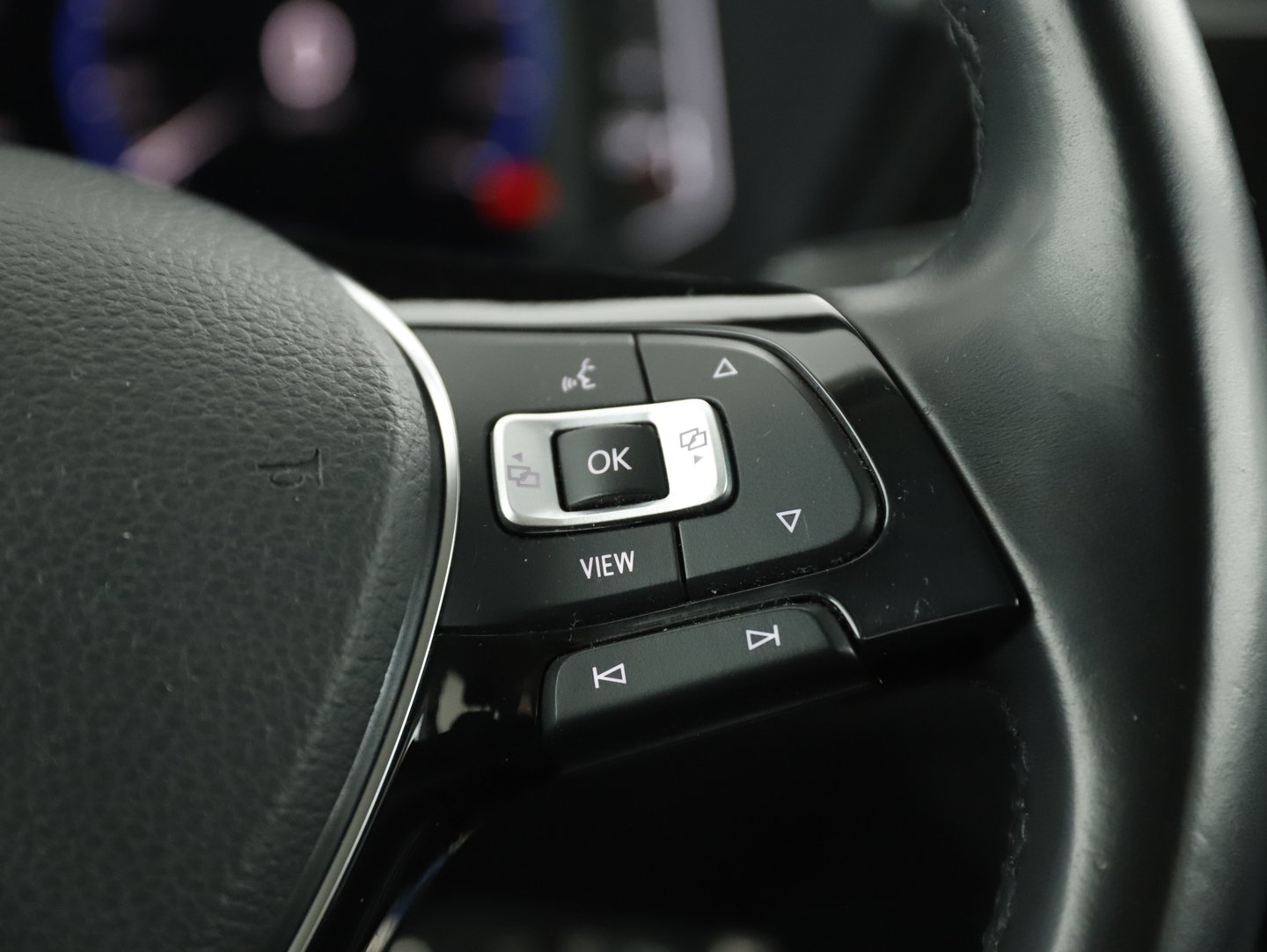 VW Touran Highline TDI SCR | Bild 24 von 27