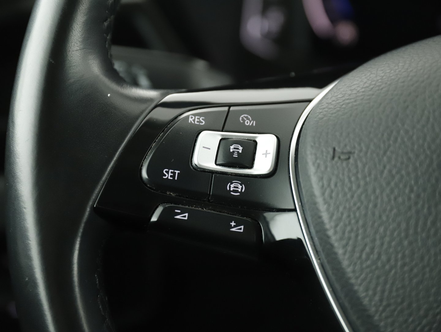 VW Touran Highline TDI SCR | Bild 23 von 27