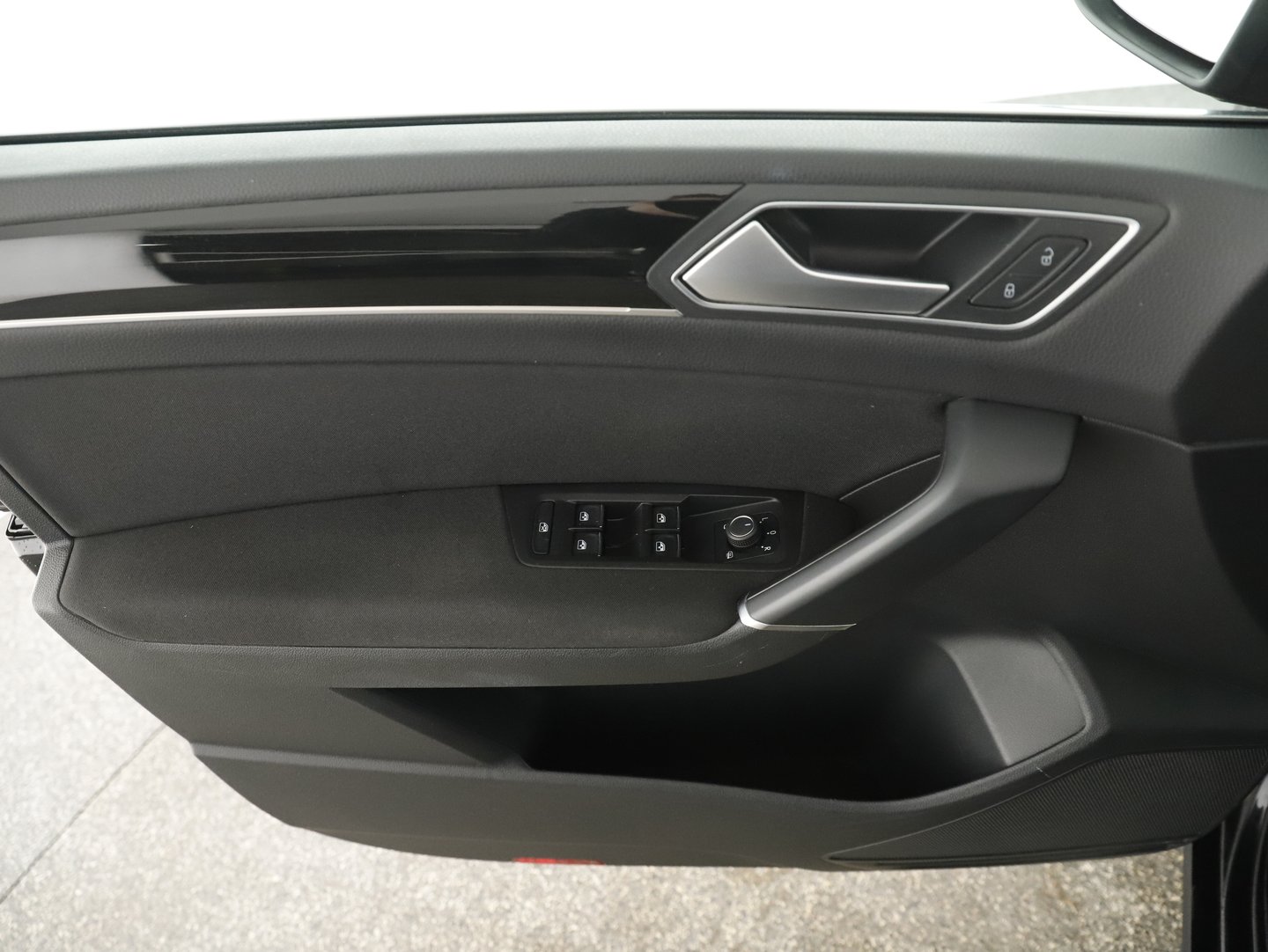 VW Touran Highline TDI SCR | Bild 25 von 27