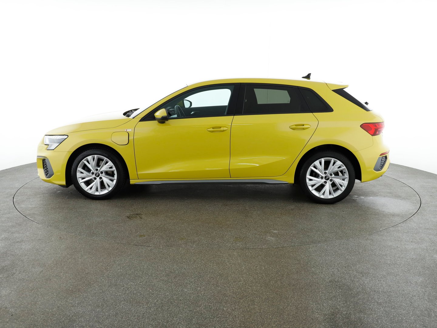 Audi A3 Sportback 40 TFSI e S line | Bild 8 von 28