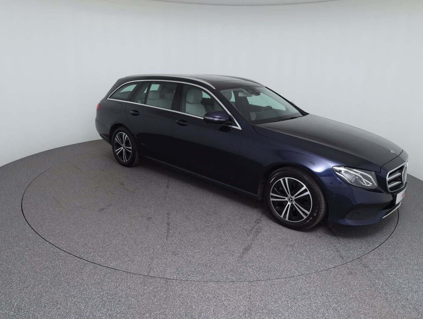 Mercedes E 220 d 4MATIC Aut. | Bild 3 von 24