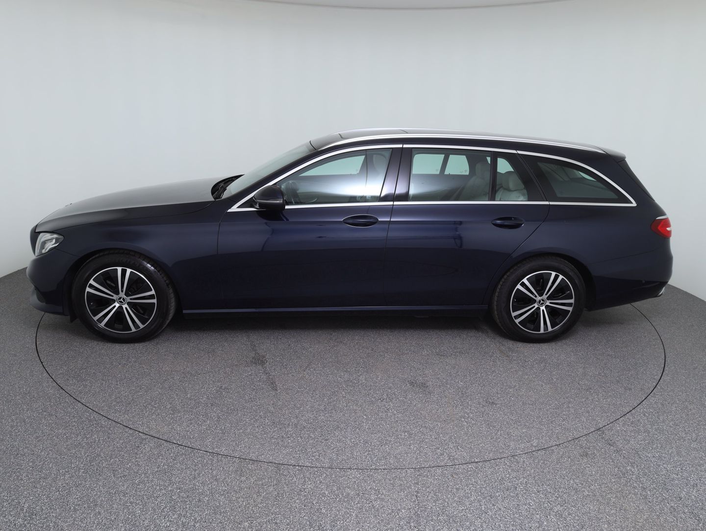 Mercedes E 220 d 4MATIC Aut. | Bild 8 von 24