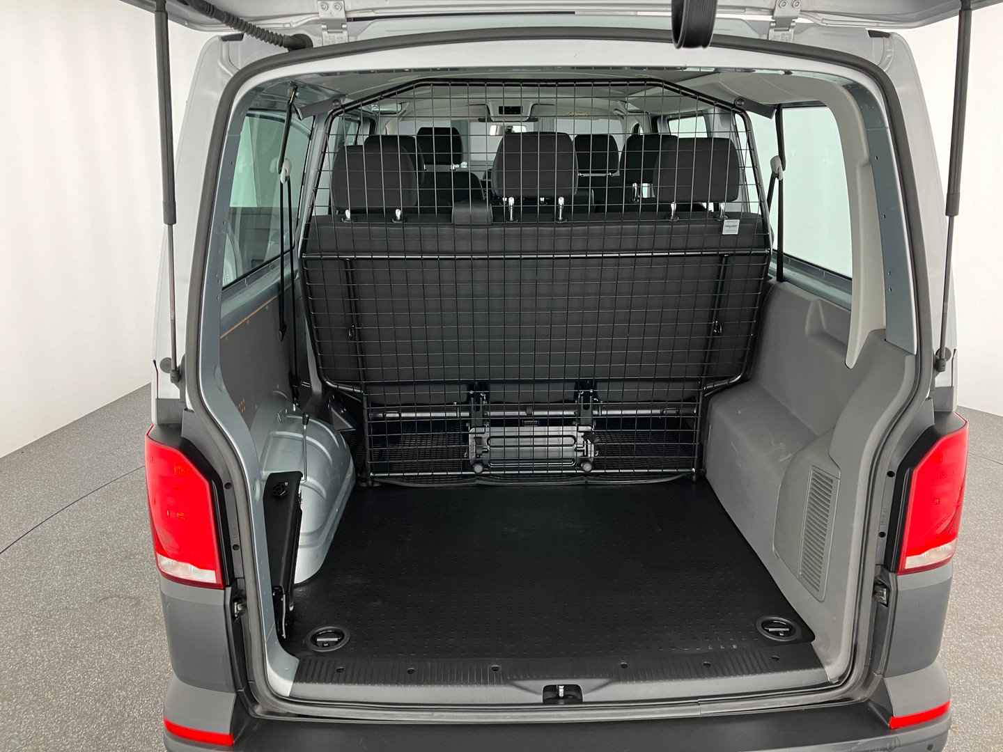 VW Transporter Kombi LR TDI | Bild 27 von 27