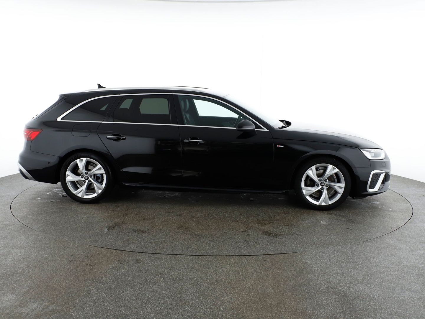 Audi A4 Avant 30 TDI S line | Bild 6 von 28