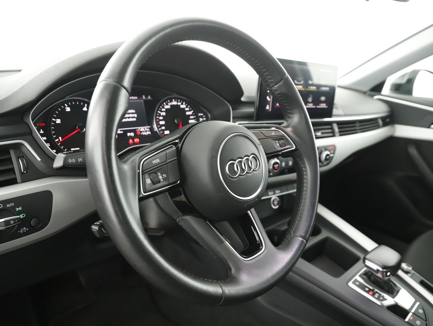 Audi A4 Avant 30 TDI advanced | Bild 15 von 29