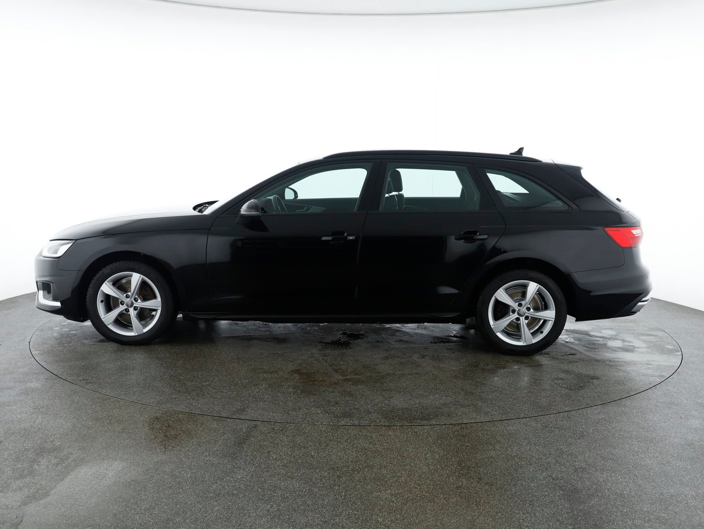 Audi A4 Avant 30 TDI advanced | Bild 2 von 29