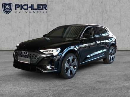 Audi Q8 55 e-tron quattro business