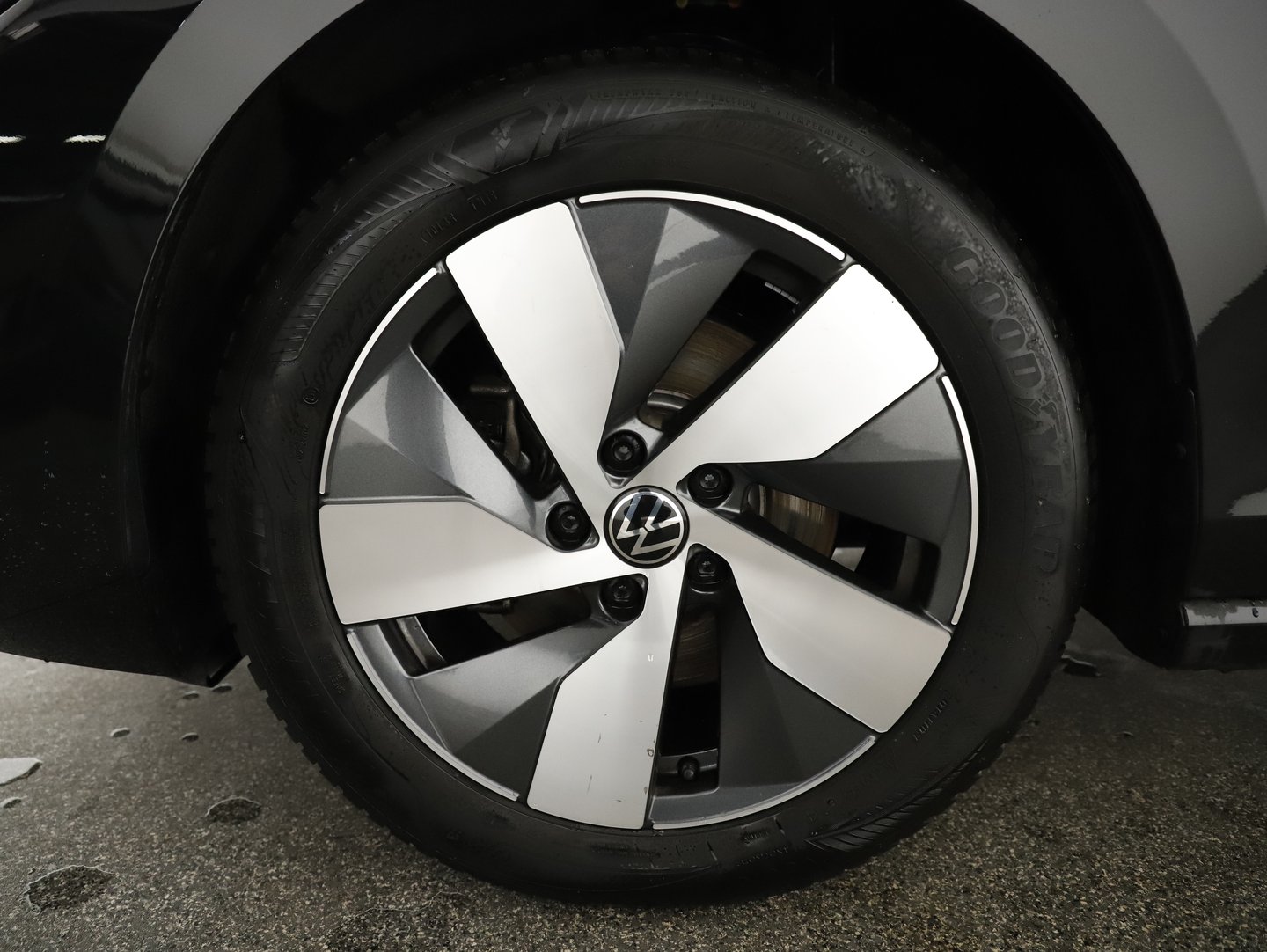VW Passat Variant Business 2,0 SCR TDI DSG | Bild 3 von 23