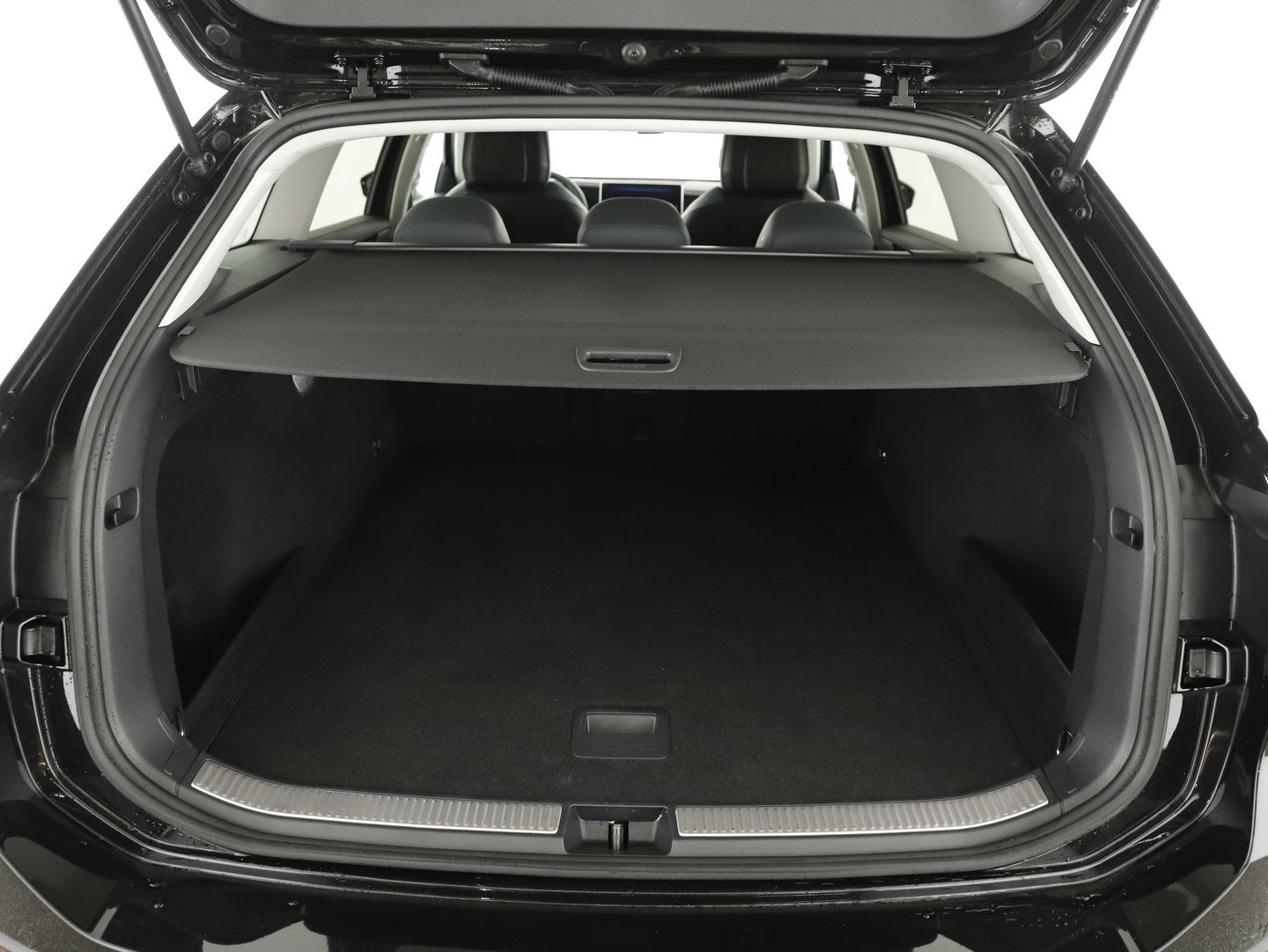 VW Passat Variant Business 2,0 SCR TDI DSG | Bild 19 von 23