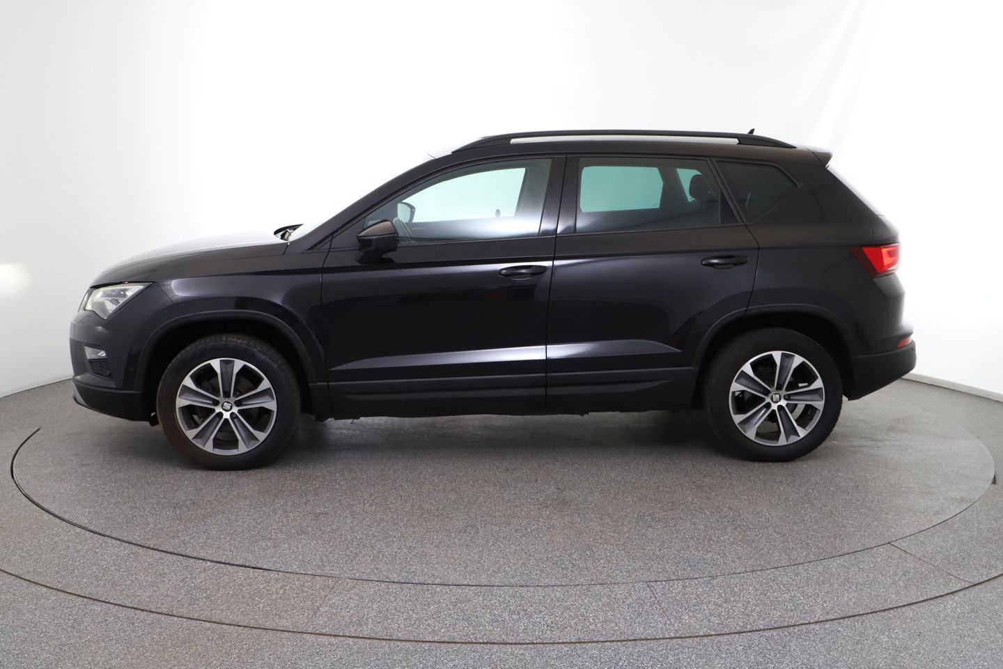 SEAT Ateca 1,6 Style TDI DSG | Bild 2 von 28