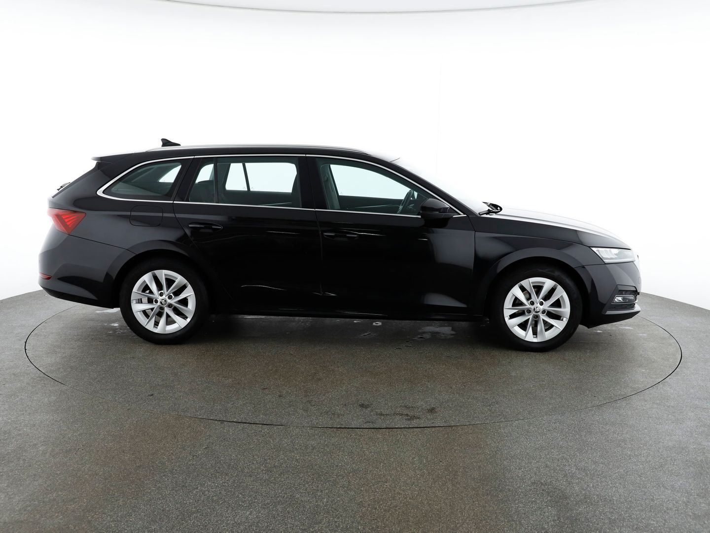 Škoda Octavia Combi 2,0 TDI Premium DSG | Bild 6 von 25